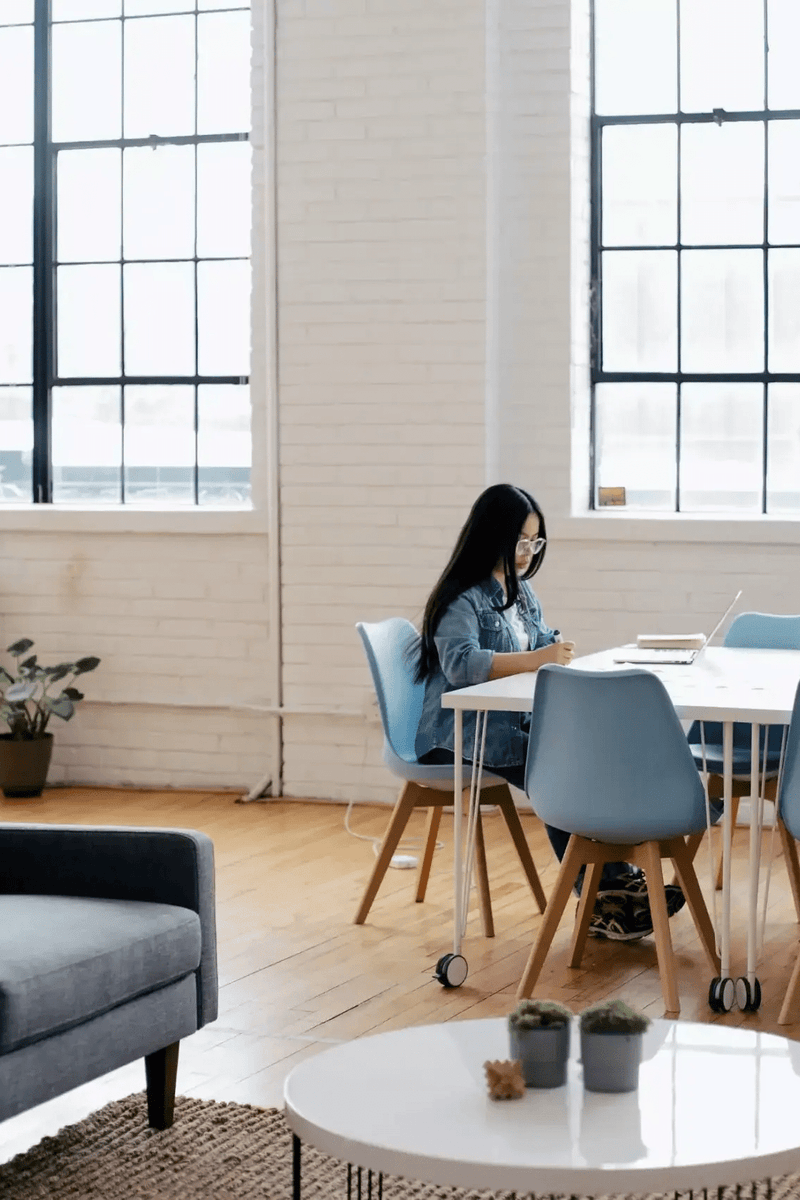 femmes travaillent gratuitement